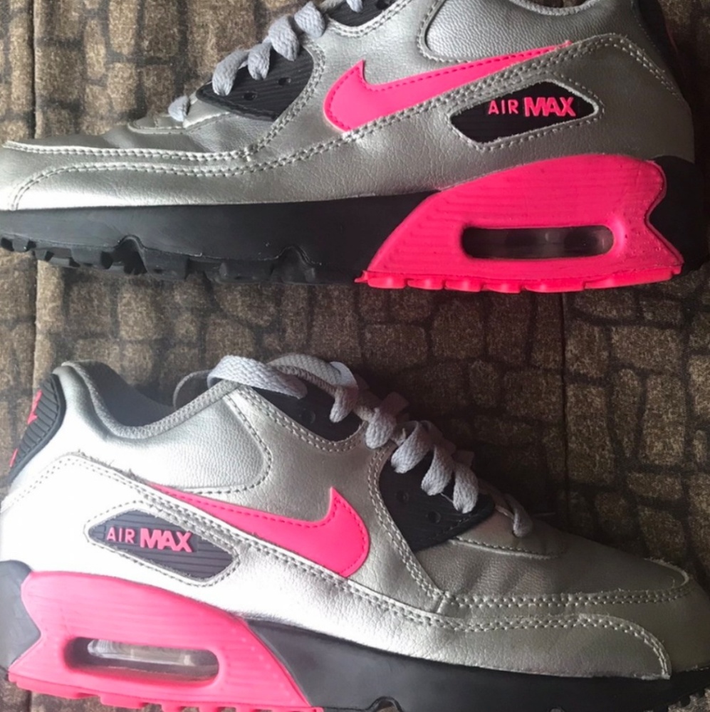 Nike Air Max 90 Sneakers